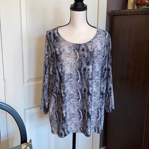 JM Collection Woman faux Snake Skin patterned tunic - Size 1X